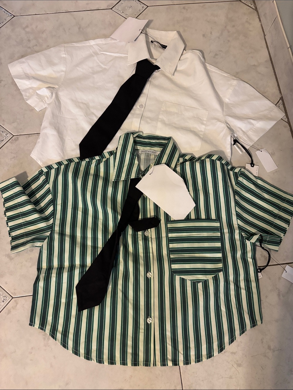 Women’s Green Striped Short-Sleeve Button-Down Shirt - Casual Chic